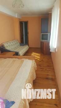 Дом 20м&sup2;, 3-этажный, посуточно, 