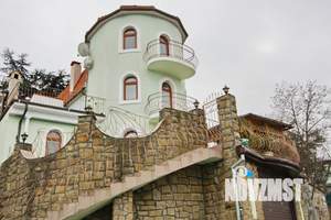 Дом 200м&sup2;, 3-этажный, посуточно, 