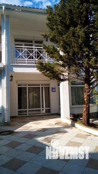 Таунхаус 160м², 2-этажный, на длительный срок, 