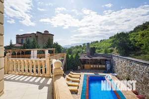 Дом 650м&sup2;, 4-этажный, посуточно, 