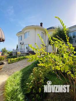 Дом 380м&sup2;, 3-этажный, на длительный срок, 