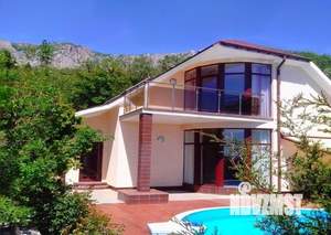 Дом 202м&sup2;, 2-этажный, посуточно, 