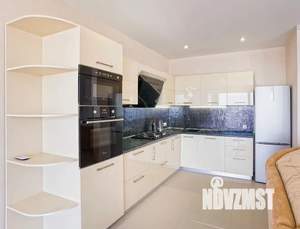 Дом 200м&sup2;, 3-этажный, посуточно, 