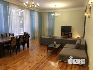 Дом 450м&sup2;, 2-этажный, посуточно, 