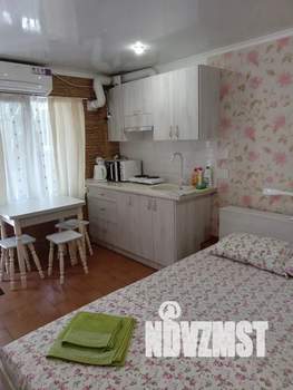 Дом 12м&sup2;, 3-этажный, посуточно, 