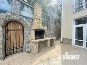 Дом 300м&sup2;, 3-этажный, посуточно, 