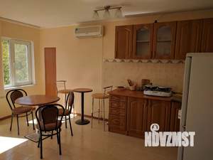 Дом 30м&sup2;, 3-этажный, посуточно, 