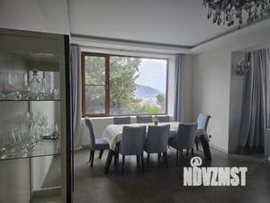 Дом 320м&sup2;, 3-этажный, посуточно, 