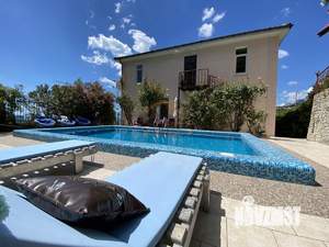 Дом 210м&sup2;, 2-этажный, посуточно, 