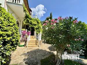 Дом 550м&sup2;, 3-этажный, посуточно, 