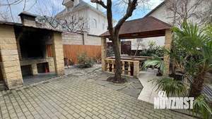 Дом 180м&sup2;, 3-этажный, посуточно, 