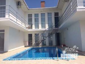 Дом 400м&sup2;, 2-этажный, посуточно, 