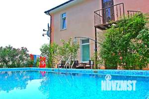 Дом 210м&sup2;, 2-этажный, посуточно, 