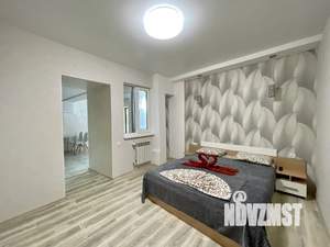 Дом 35м&sup2;, 3-этажный, посуточно, 