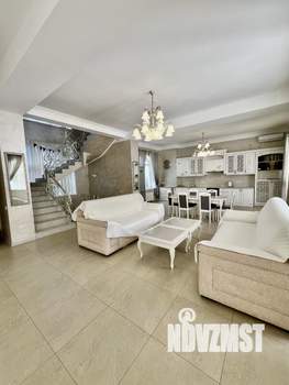 Дом 350м&sup2;, 3-этажный, посуточно, 