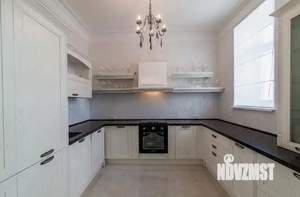 Дом 400м&sup2;, 4-этажный, на длительный срок, 