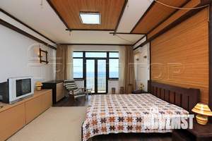 Дом 200м&sup2;, 3-этажный, посуточно, 