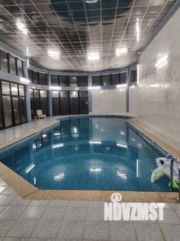 Дом 1000м&sup2;, 3-этажный, посуточно, 