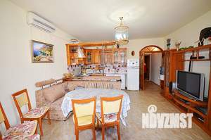 Дом 150м&sup2;, 3-этажный, посуточно, 