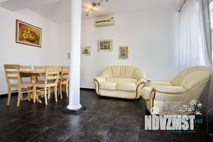 Дом 180м&sup2;, 3-этажный, посуточно, 