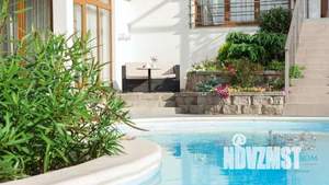 Дом 380м&sup2;, 3-этажный, посуточно, 