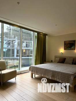 Дом 200м&sup2;, 3-этажный, посуточно, 