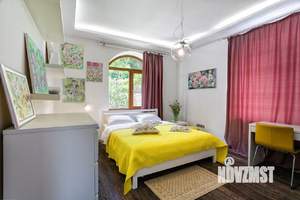 Дом 300м&sup2;, 3-этажный, посуточно, 