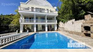 Дом 300м&sup2;, 3-этажный, посуточно, 