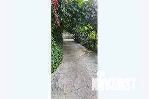 Дом 180м&sup2;, 3-этажный, посуточно, 