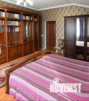 Дом 250м&sup2;, 3-этажный, посуточно, 