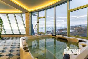 Дом 610м&sup2;, 5-этажный, посуточно, 