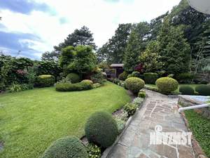 Дом 300м&sup2;, 2-этажный, посуточно, 