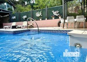 Дом 390м&sup2;, 3-этажный, посуточно, 