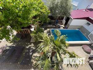 Дом 200м&sup2;, 3-этажный, посуточно, 