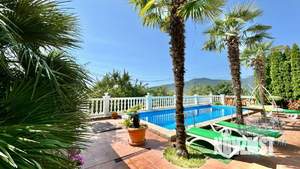 Дом 238м&sup2;, 3-этажный, посуточно, 