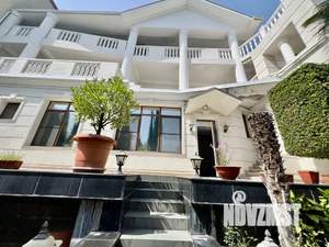 Дом 1000м², 3-этажный, посуточно, 