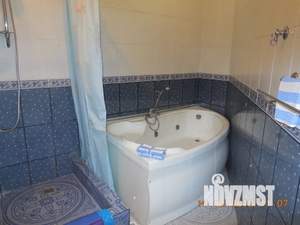 Дом 200м&sup2;, 3-этажный, посуточно, 