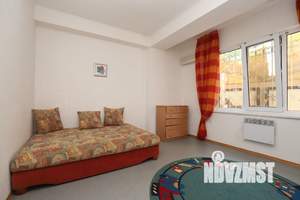 Дом 210м&sup2;, 4-этажный, посуточно, 