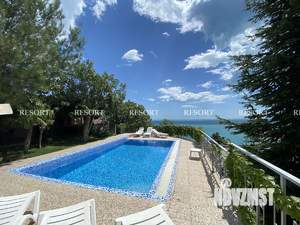 Дом 300м&sup2;, 3-этажный, посуточно, 