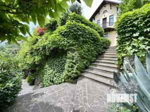 Дом 200м&sup2;, 2-этажный, посуточно, 