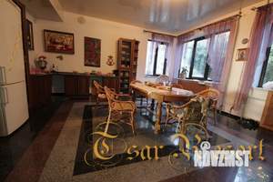 Дом 1000м², 3-этажный, посуточно, 