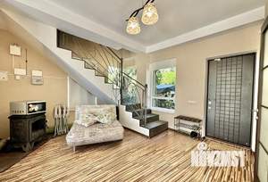 Дом 311м&sup2;, 3-этажный, посуточно, 