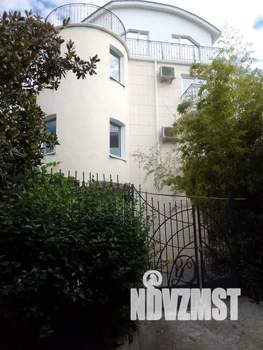 Дом 280м&sup2;, 3-этажный, посуточно, 