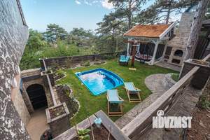 Дом 350м&sup2;, 3-этажный, посуточно, 