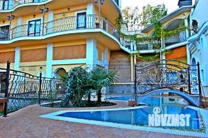 Дом 400м&sup2;, 3-этажный, посуточно, 