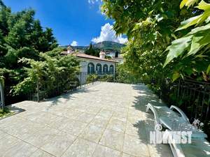 Дом 300м&sup2;, 2-этажный, посуточно, 