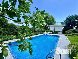 Дом 300м&sup2;, 2-этажный, посуточно, 