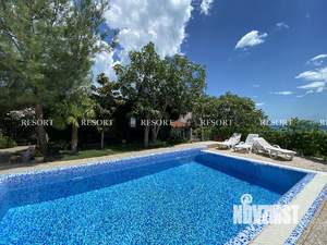 Дом 300м&sup2;, 3-этажный, посуточно, 