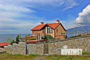 Дом 70м&sup2;, 3-этажный, посуточно, 