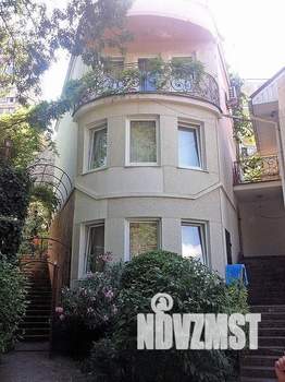 Дом 250м&sup2;, 3-этажный, посуточно, 